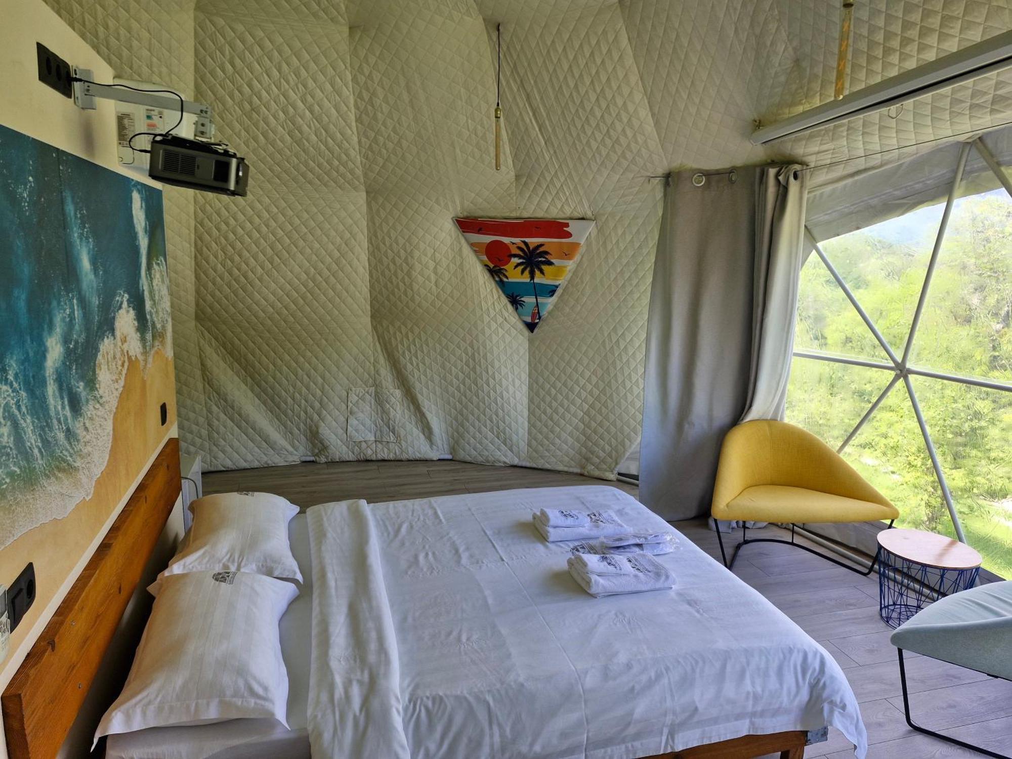 Отель Glamping Georgia Krikhi Амбролаури Экстерьер фото
